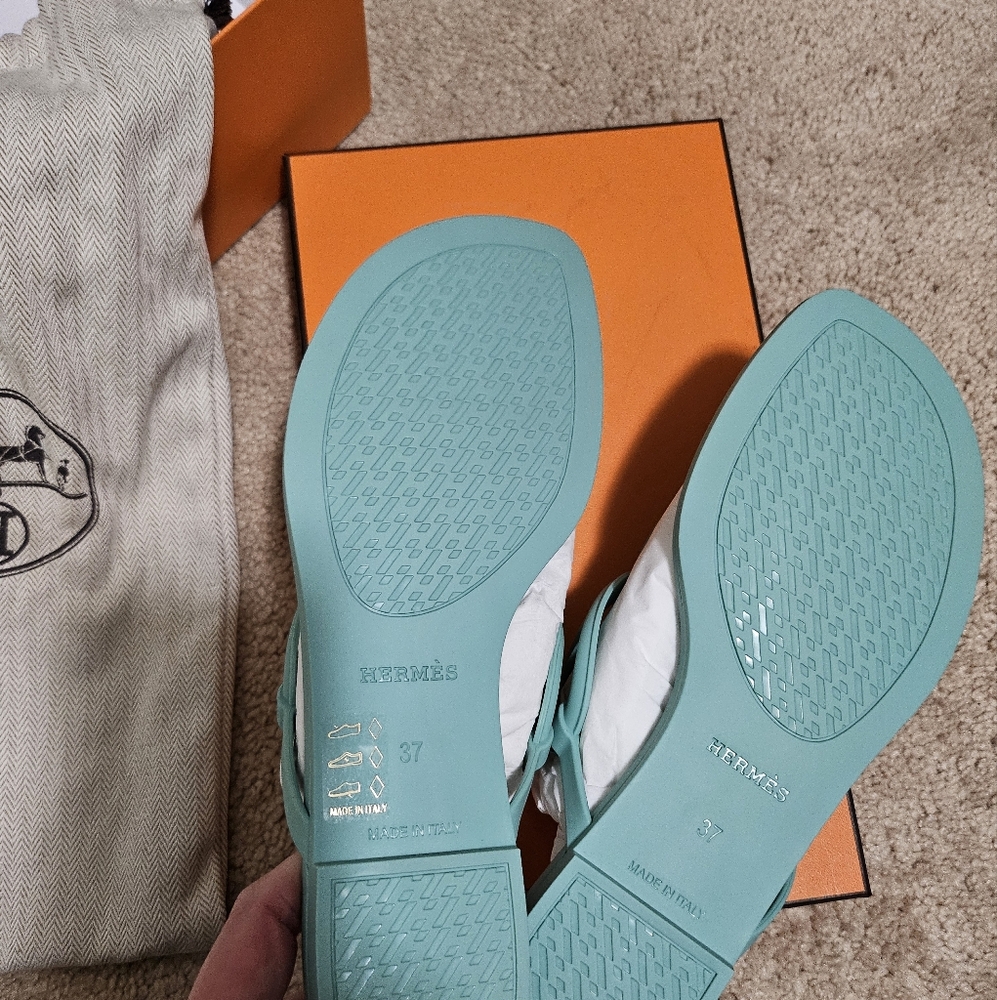 Auth Hermes rubber sandals 37 nib - Picture 3 of 4